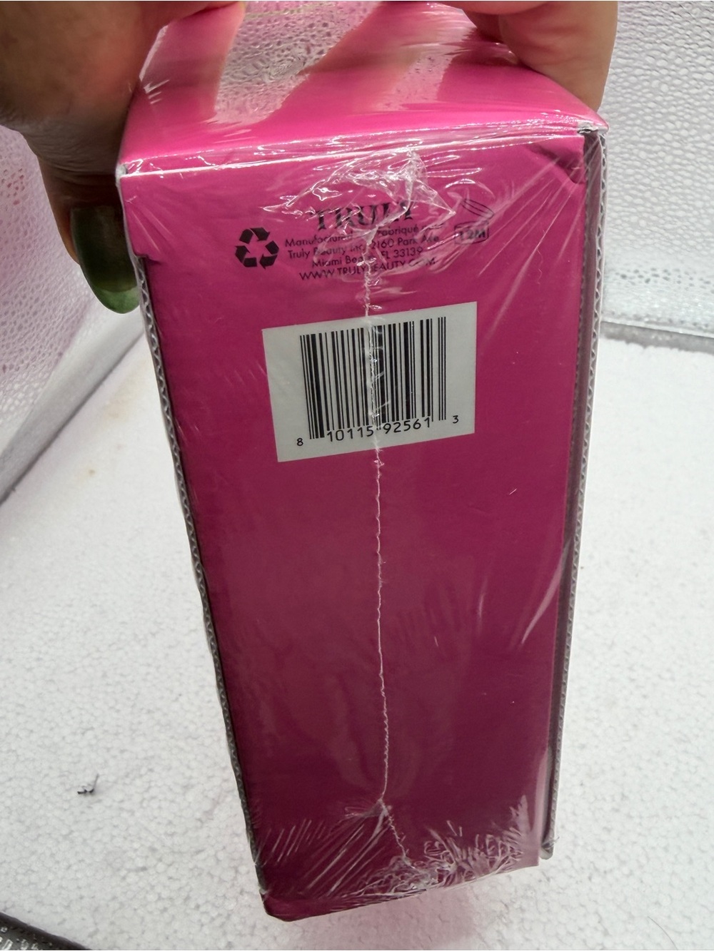 TRULY The Viral Edit Vol. 1 Pink Bath & Body Gift Set - Picture 3 of 5